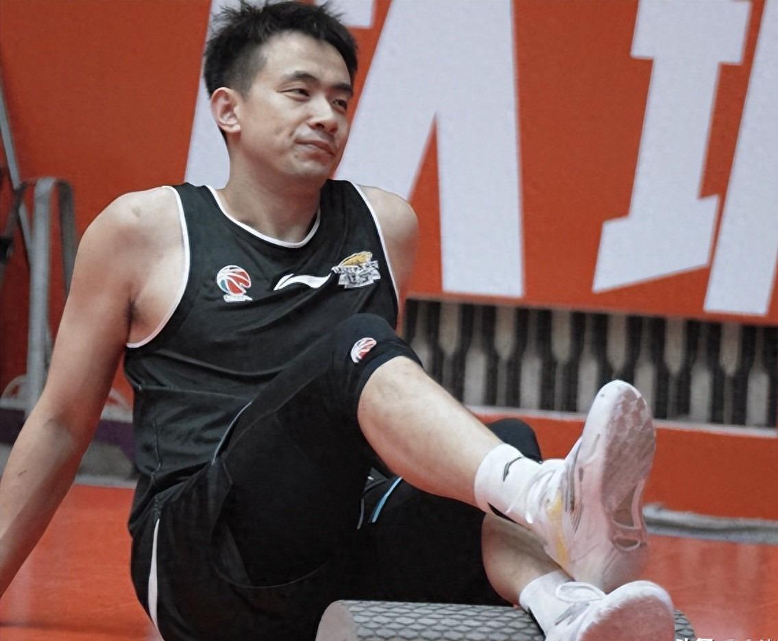 正式确认！31岁中国男篮老将担任国家队长，球迷：他号召力很强