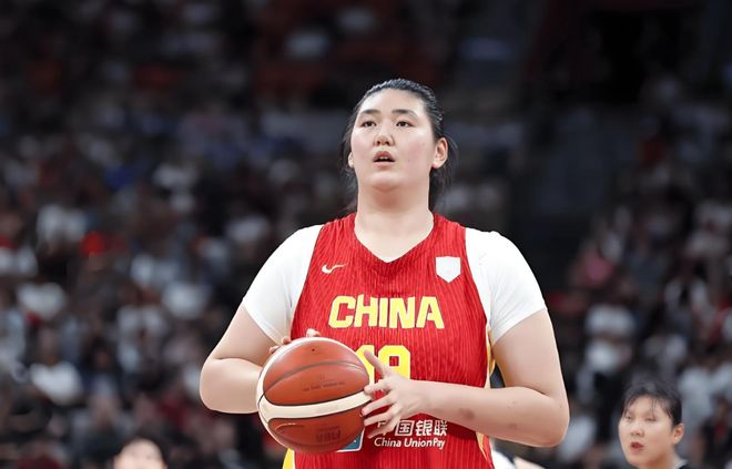 曾是女篮核心，归化日籍后，4次率队击败中国队，如今已回国养老