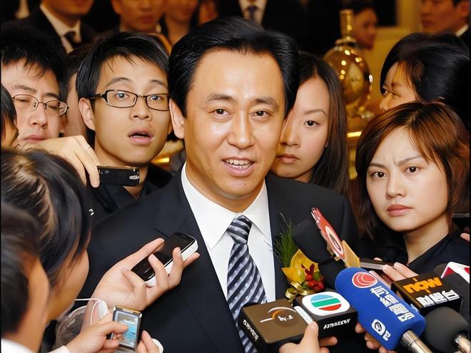 董路罕见认怂:我解说干不过詹俊黄健翔 想留下一笔所以就做了青训