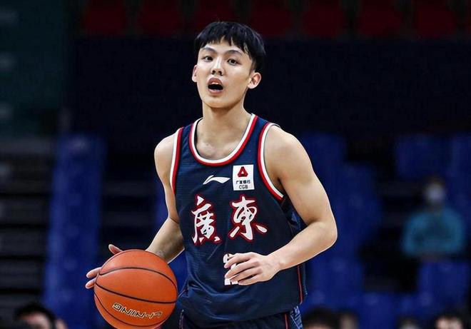 李敬宇首秀练兵，邱彪现场观战，山东高速青年队击败山大男篮