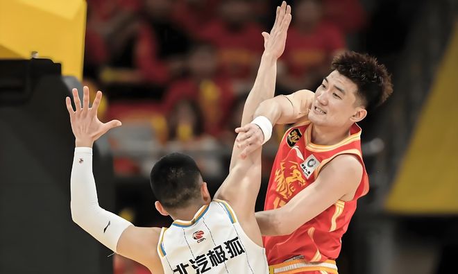 即将HWG，罗马诺：尤文将以3300万欧+浮动签下阿拉伊贝戈维奇