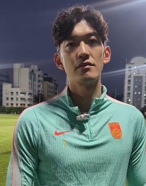 揭秘：温网的奖杯雕刻师们是如何工作的？