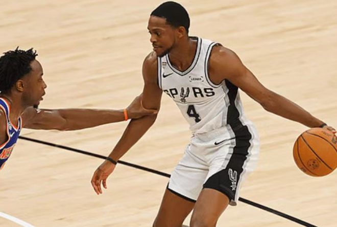 恭喜广东队！男篮强力中锋拒绝NBA合同，朱芳雨迎来重大利好！