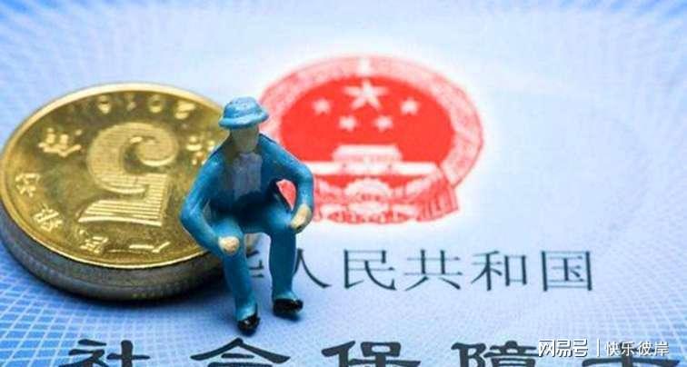 火车下铺被占，女子愿补差价换铺遭拒！旁人劝小伙大度说法引热议