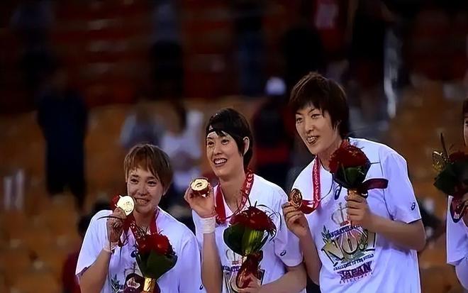热火双榜第一!詹姆斯真要重回迈阿密?可联手字母哥冲生涯第五冠