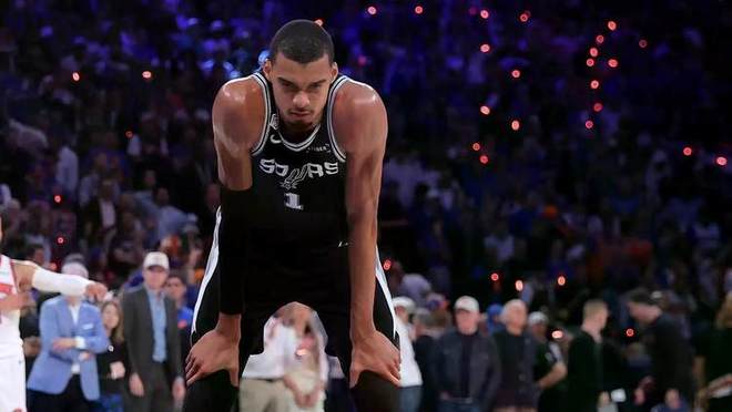 NBA官方总决赛G5裁判报告:漏吹哈珀对布伦森犯规 无碍尼克斯夺冠